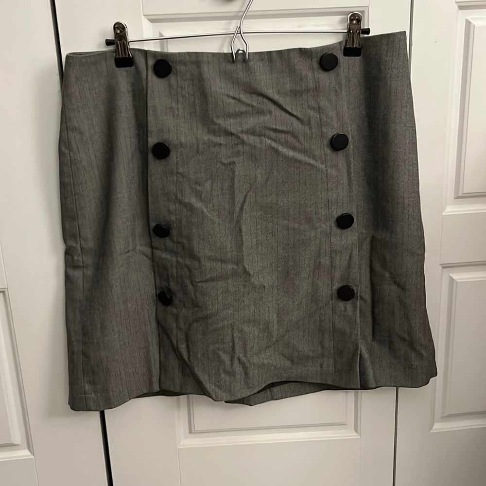 Medium gray business casual skirt with button details